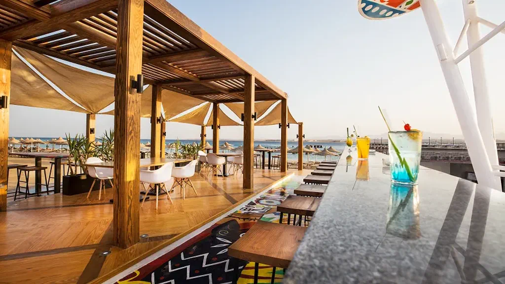 الفندق بيراميزا بيتش ريزورت - سهل حشيش